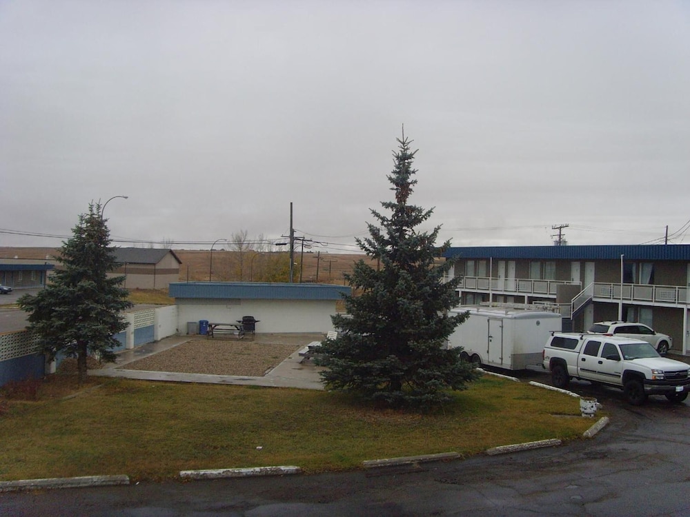 Swift Current Thriftlodge image
