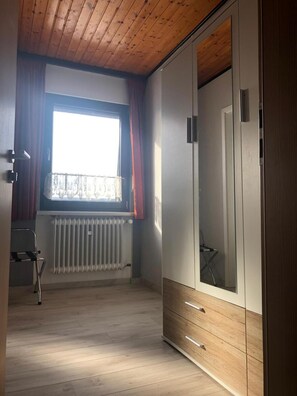 1 bedroom, cots/infant beds, free WiFi, bed sheets