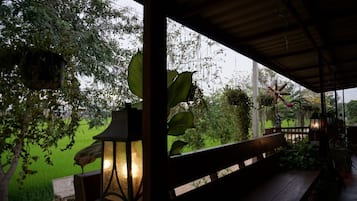 Phop Phra Room | Terrace/patio