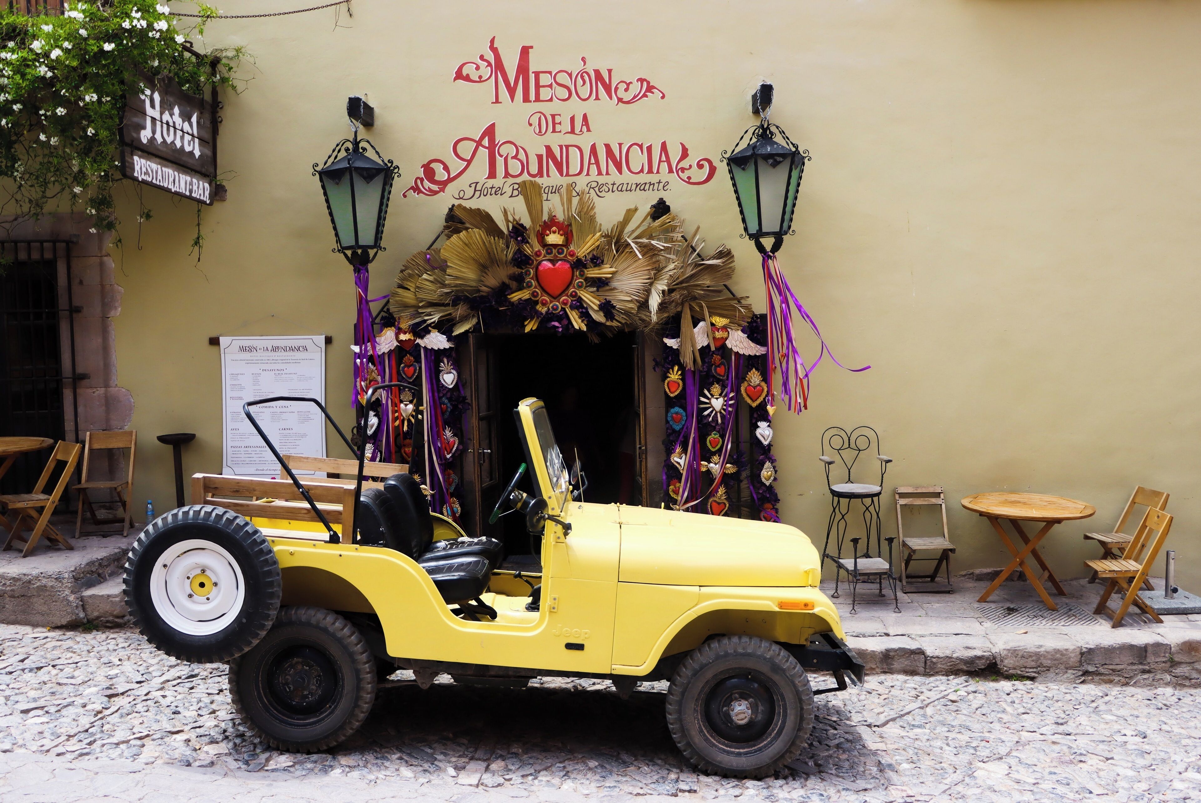 Vista frontal de la propiedad