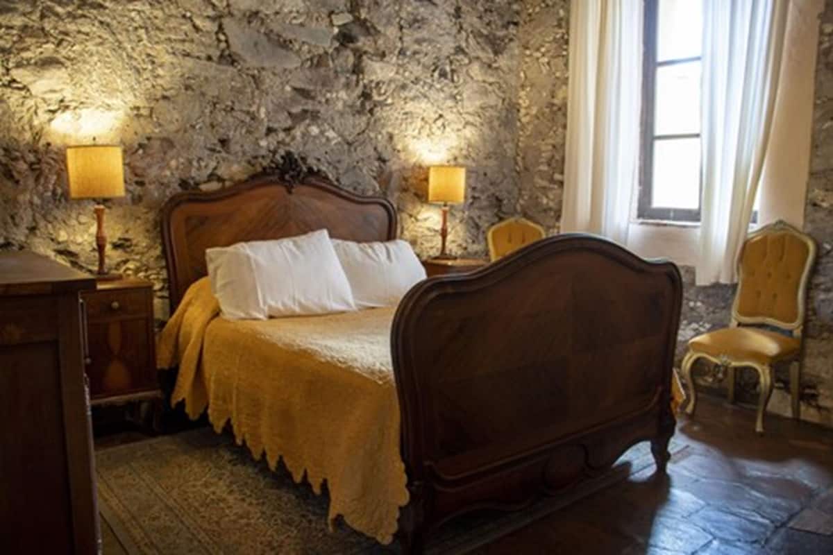 Comfort-Zimmer, 1 Doppelbett, Nichtraucher (5) | 1 Schlafzimmer, individuell dekoriert, individuell eingerichtet