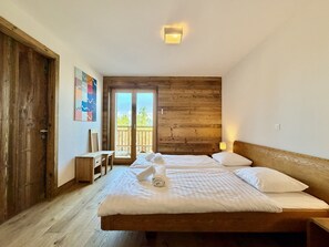 4 bedrooms, free WiFi, bed sheets