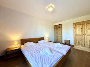 4 habitaciones, wifi gratis y ropa de cama