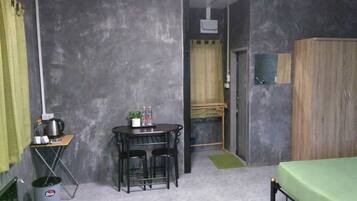 Standard Twin Room | Room amenity