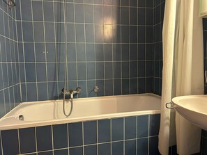 Bathtub
