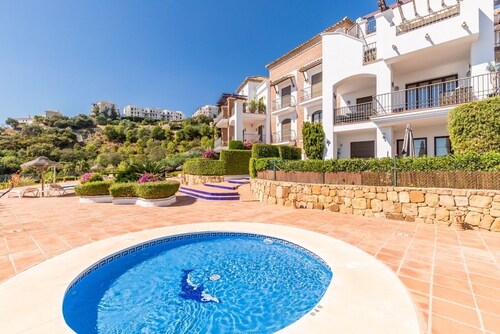 Beautiful Apartment Los Arqueros Golf calm beautiful view 3 bedrooms 2 bathrooms 6 pers