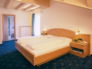 In-room safe, bed sheets, wheelchair access - Olympia (Sarentino)