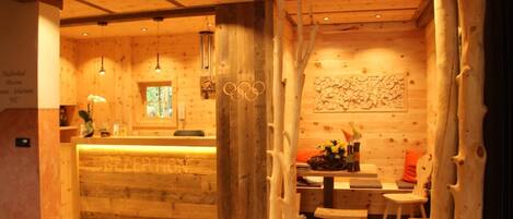 Sauna, steam room