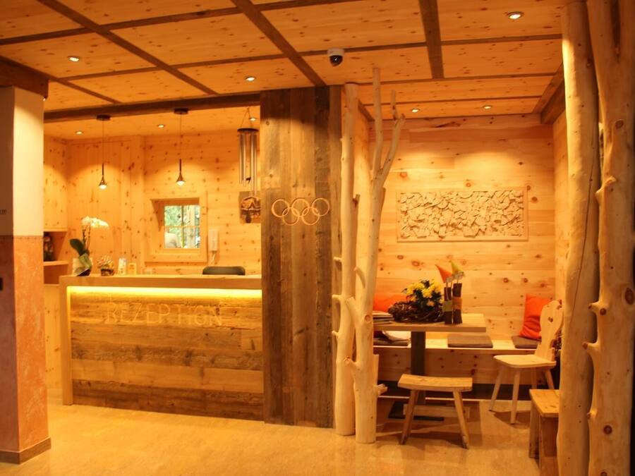 Sauna, steam room