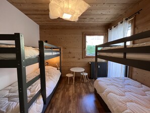 3 bedrooms, iron/ironing board