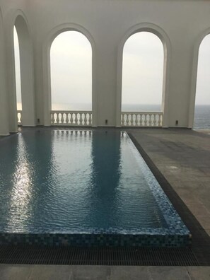 Pool - De Saram Residencies (Mount Lavinia)