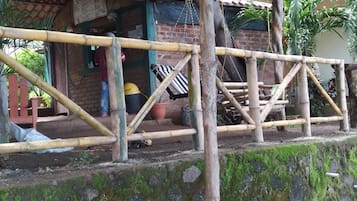 Double Room, 1 Katil Ratu (Queen), Shared Bathroom | Ruang tamu