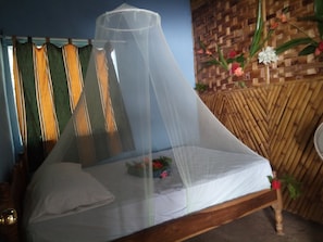 Double Room, 1 Queen Bed, Shared Bathroom | Blackout drapes, iron/ironing board, free WiFi, bed sheets - Hospedaje Los Chocoyos - Hostel (Altagracia)