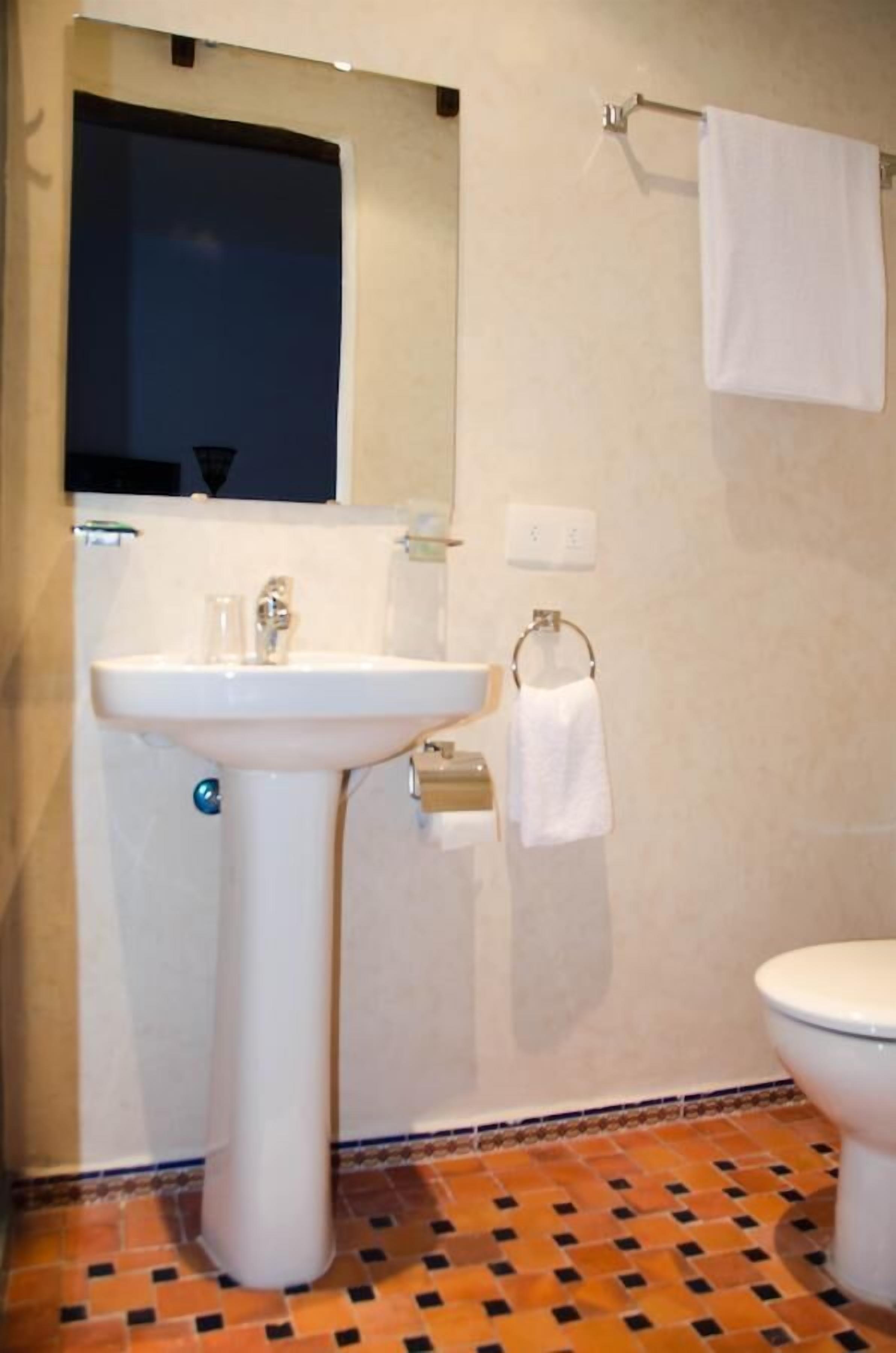 twin room, 2 single beds | bathroom sink