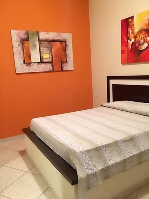 Iron/ironing board, free WiFi, bed sheets - Rio Estate - Aconchegante Quarto e Sala em Copacabana (Rio de Janeiro)