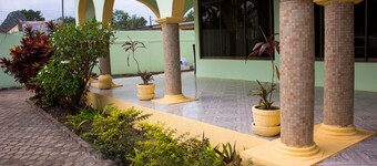 Jayliz Lodge Tema