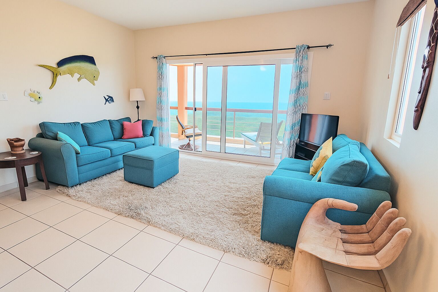 Smart-tv, een dvd-speler, boeken en een filmbibliotheek