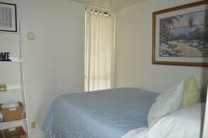 3 dormitorios, caja fuerte, tabla de planchar con plancha