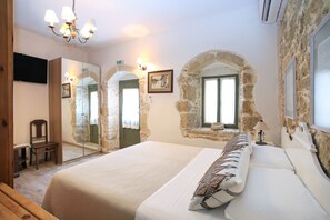 Grand Villa, Multiple Bedrooms, Private Pool - Villa Pasiphae (Faistos)