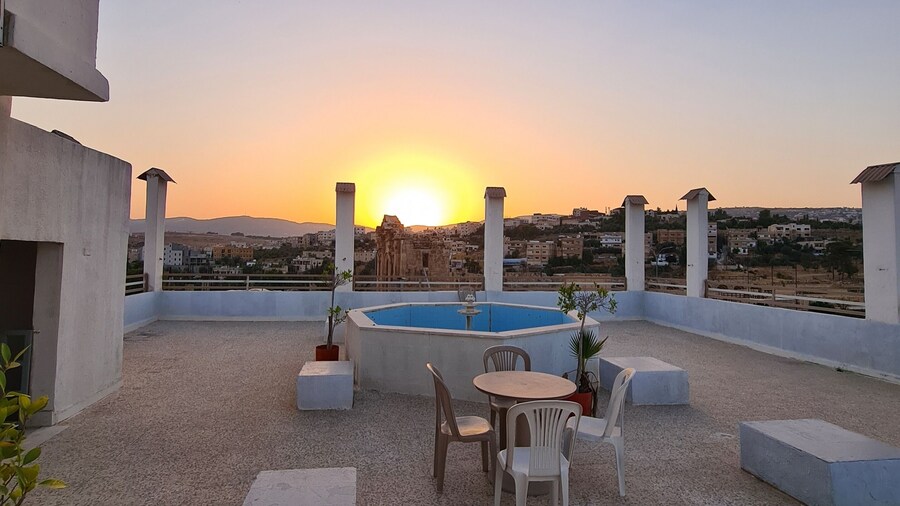 Hadrian's Gate Hotel