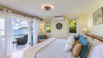 3 slaapkamers, een kluis op de kamer, een strijkplank/strijkijzer, wifi