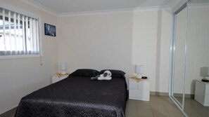 1 bedroom, iron/ironing board - Perfect for Couples - Belle Escapes Jervis Bay (Vincentia)