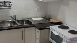 Fridge, microwave, oven, stovetop - Perfect for Couples - Belle Escapes Jervis Bay (Vincentia)