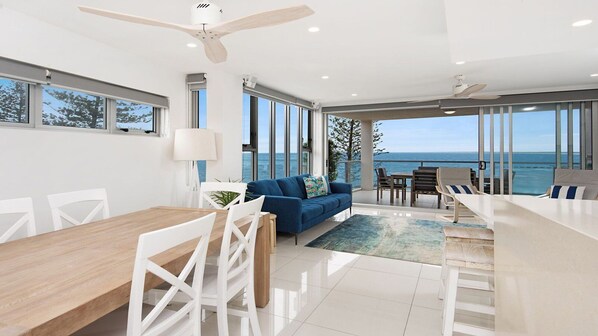 Dining - Kings Edge Unit 10 Kings Beach QLD (KINGS BEACH)