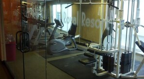 Fitness facility - NASCAR Pennzoil Las Vegas 400 - Bargain Stay For Up To 4 Guests @ Convention Ctr (Las Vegas)