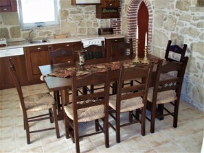 Villa | Cuisine privée | Réfrigérateur, micro-ondes, four, plaque de cuisson