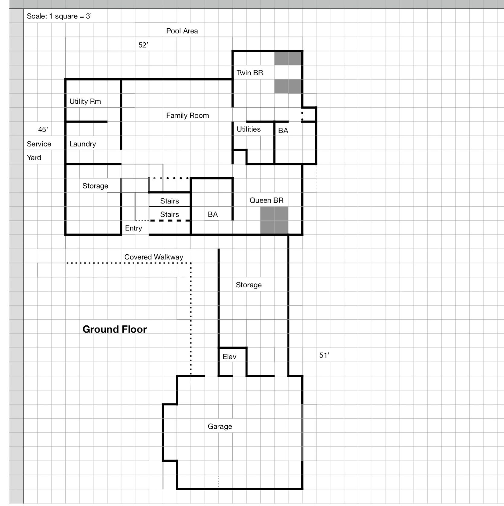 Un plan d’étage d’une maison comprenant une piscine, deux chambres à deux lits simples et une chambre avec un grand lit, un salon familial, une buanderie, un espace de rangement, un garage et une allée couverte.