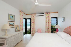 5 bedrooms, iron/ironing board, free WiFi, bed sheets - Historic Home Directly on Windermere Beach w/Club (Windermere)