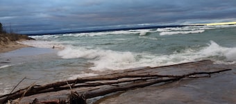 Harbor cozy cottage, Lake View, 'Pottery Barn Style'! Pictured Rocks Cruises