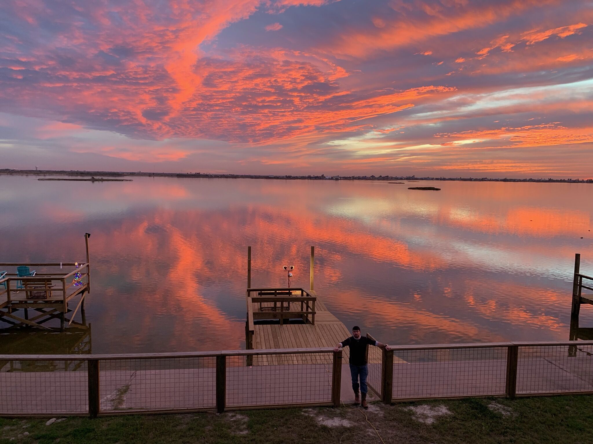 Sea Breeze Cove-waterfront-rooms with views, dock with fish