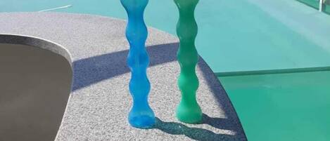 Piscina a l'aire lliure i piscina de vora infinita