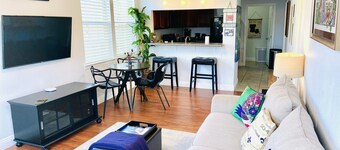 Acogedor y gracioso Home Uptown / Boardmoor Area