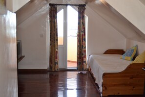 1 bedroom, iron/ironing board, internet, bed sheets