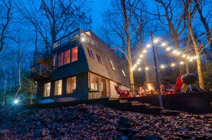 Exterior - 6 Bedroom 3 Bath A-Frame Lake Harmony New Hot Tub, Private Pickleball Court (Lake Harmony)