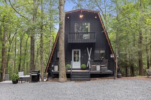 Exterior - 6 Bedroom 3 Bath A-Frame Lake Harmony New Hot Tub, Private Pickleball Court (Lake Harmony)