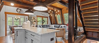 6 Bedroom 3 Bath A-Frame Lake Harmony New Hot Tub, Private Pickleball Court