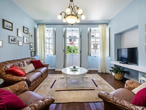 TV - Casa das Andorinhas, in Lagos centre (Lagos)