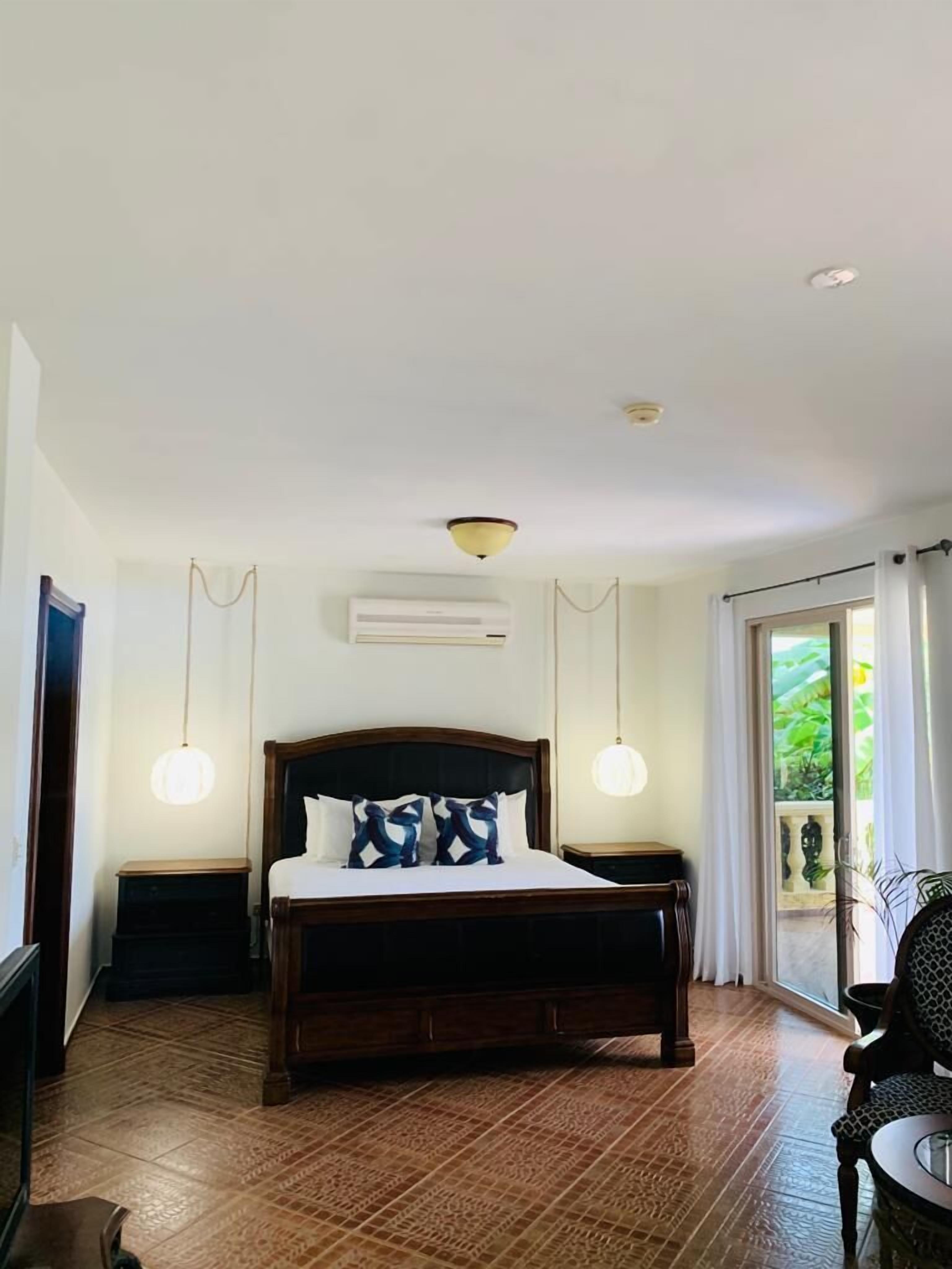 Deluxe Double Room, 1 King Bed, Non Smoking, Beach View (Boca Brava) | In-room safe, soundproofing, iron/ironing board, free WiFi