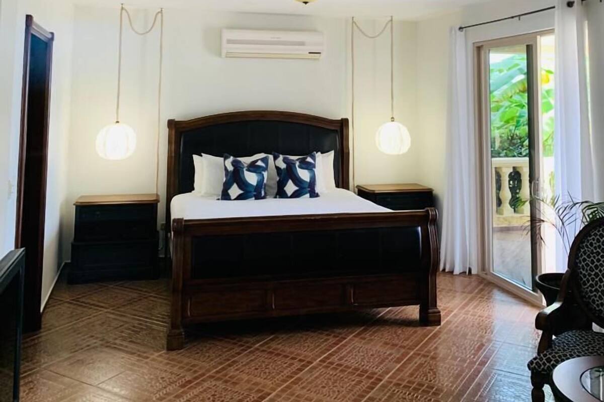Deluxe Double Room, 1 King Bed, Non Smoking, Beach View (Boca Brava) | In-room safe, soundproofing, iron/ironing board (on request)