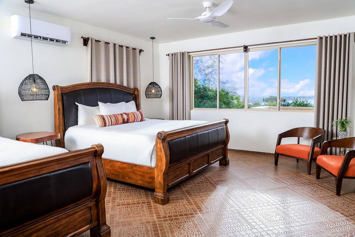Suite, Multiple Beds, Non Smoking (Parida) | In-room safe, soundproofing, iron/ironing board (on request)
