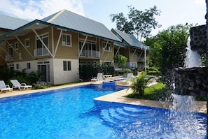 Utomhuspool
