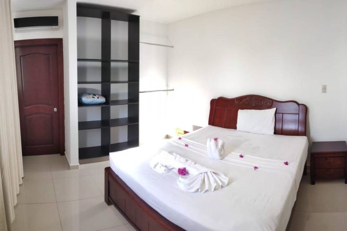 Luxury Apartment, 2 Bedrooms | 2 bedrooms, desk, iron/ironing board (on request), WiFi (free)