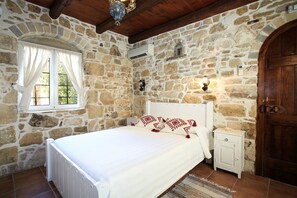 Villa | 2 bedrooms, in-room safe, iron/ironing board, free WiFi - Villa Kamilari (Faistos)