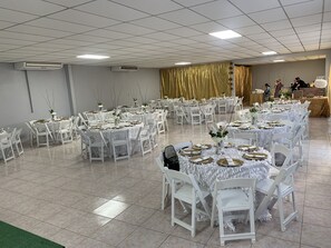 Indoor wedding - Mi Tierra (Cabo Rojo)