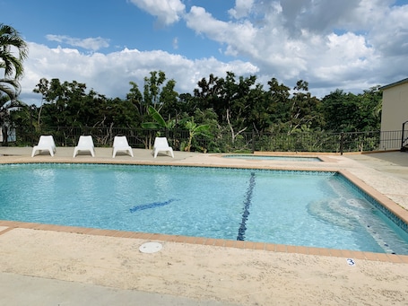 2 outdoor pools