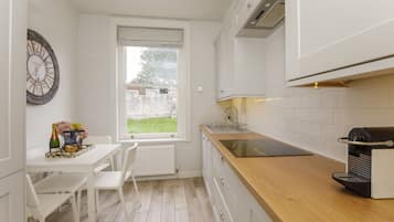 Frigorifero, microonde, forno, lavastoviglie